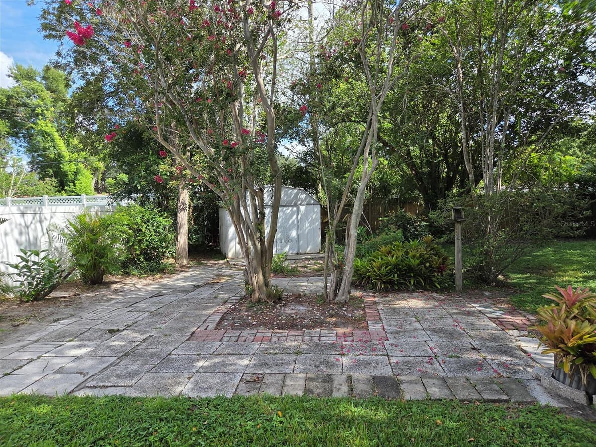 2917 VINE STREET — photo 25 of 28