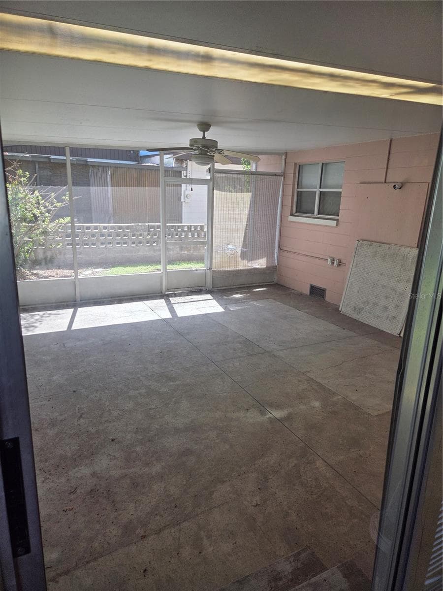 2917 VINE STREET — photo 23 of 28