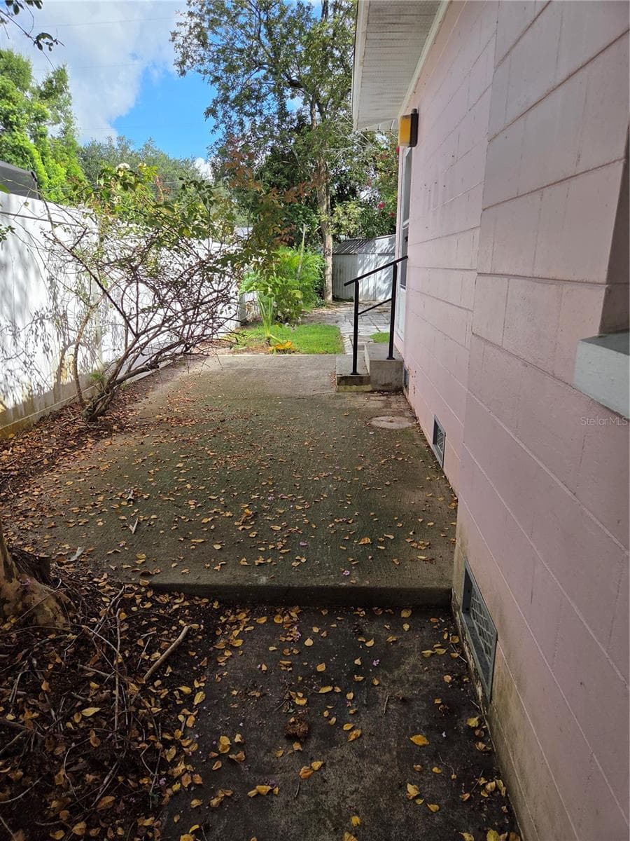 2917 VINE STREET — photo 19 of 28