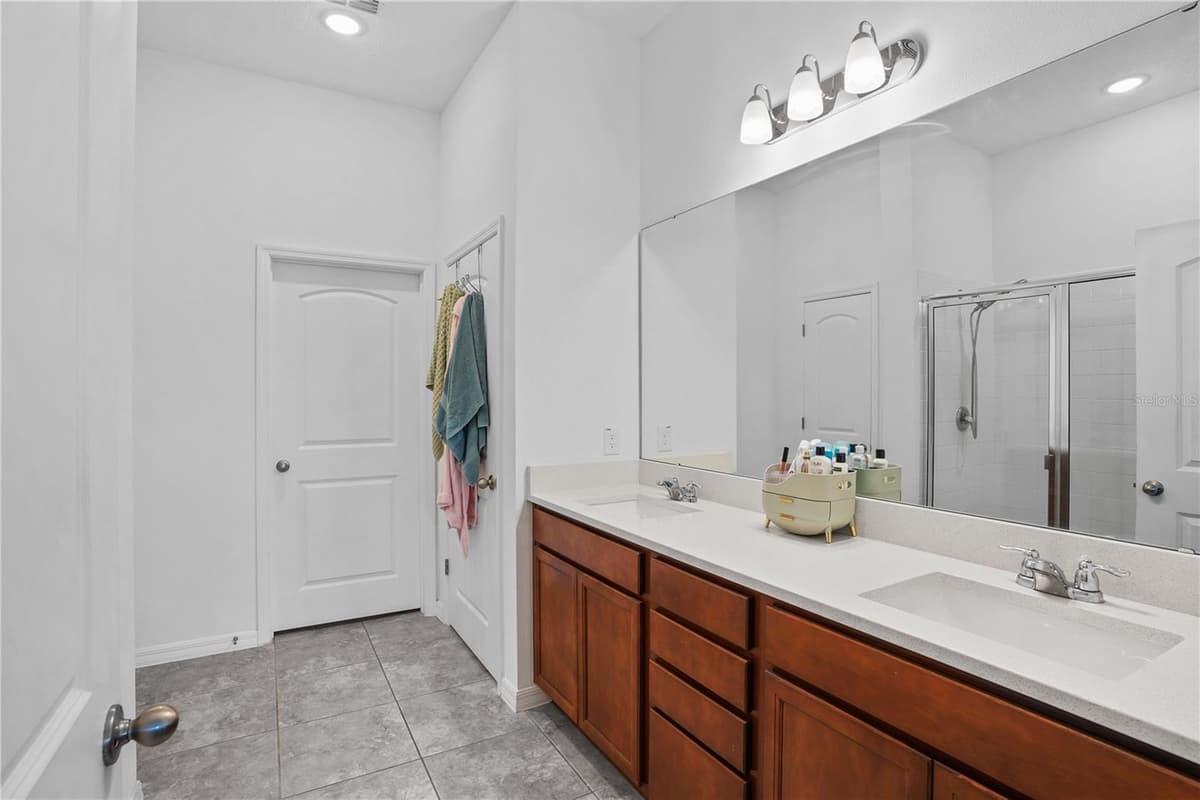 2052 EMERALD SPRINGS DRIVE — photo 17 of 47