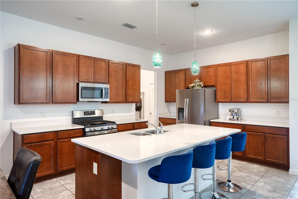 2052 EMERALD SPRINGS DRIVE — photo 4 of 47