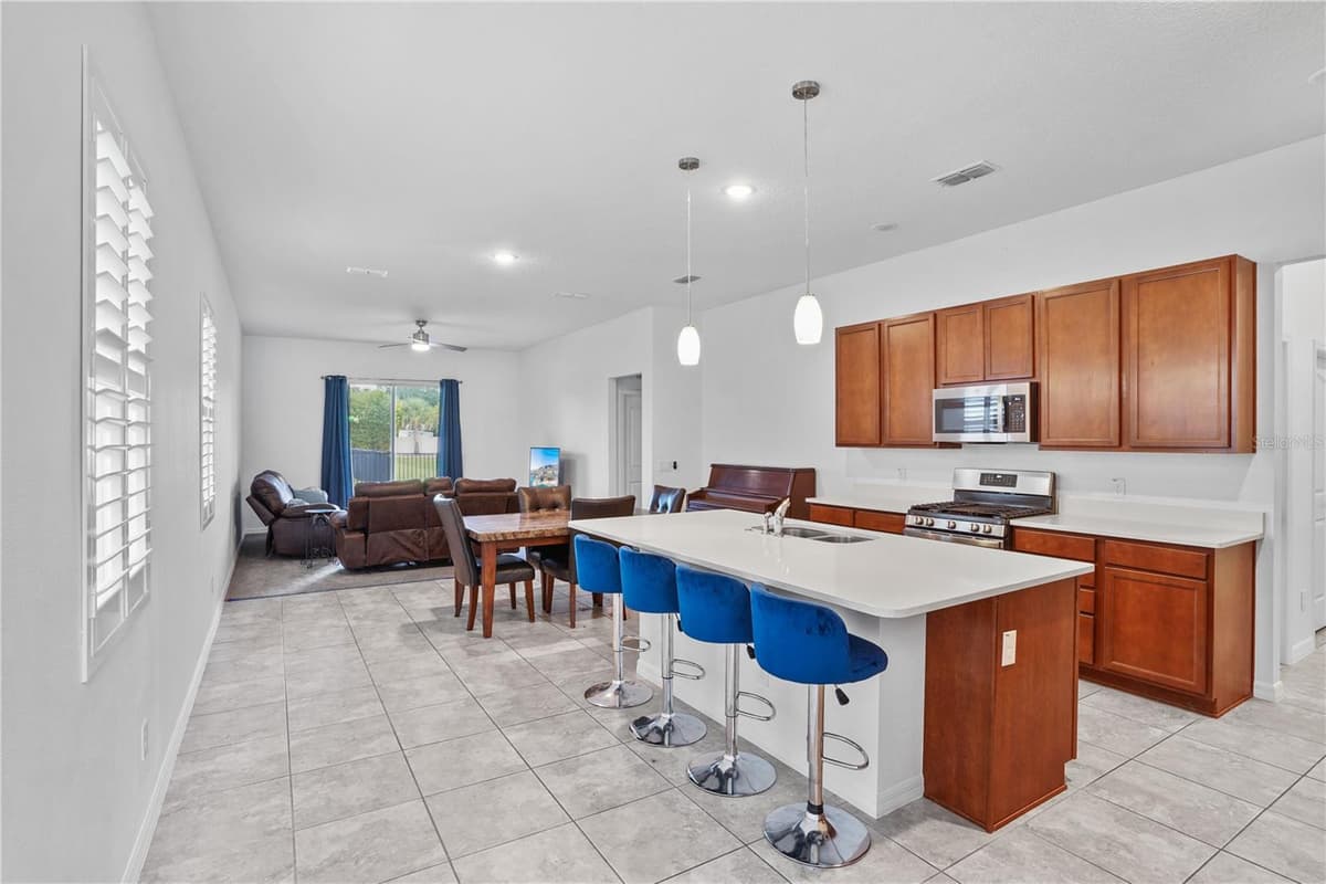 2052 EMERALD SPRINGS DRIVE — photo 6 of 47