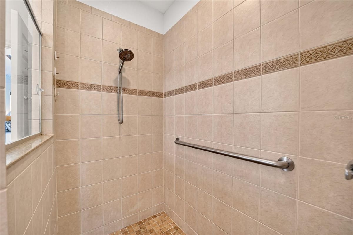 914 43RD STREET — photo 39 of 81