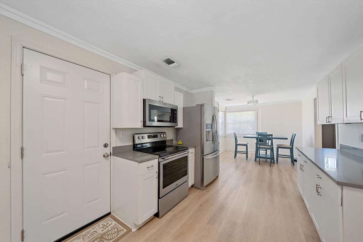 710 26TH STREET — photo 15 of 45