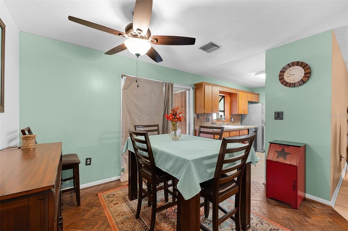 1027 SUNWOOD LANE — photo 8 of 32