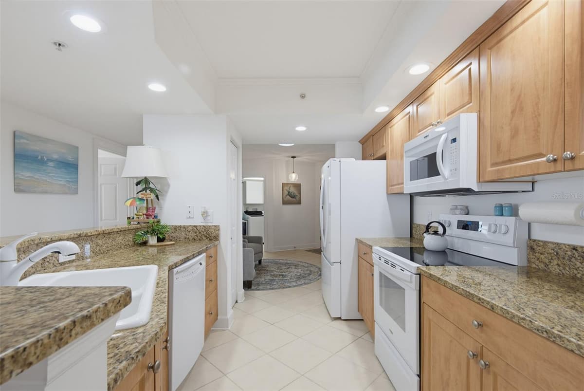 3315 ATLANTIC AVENUE — photo 18 of 63