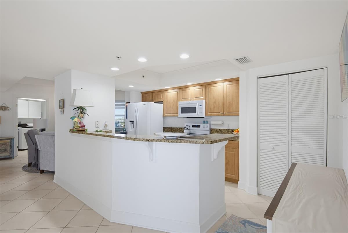 3315 ATLANTIC AVENUE — photo 16 of 63