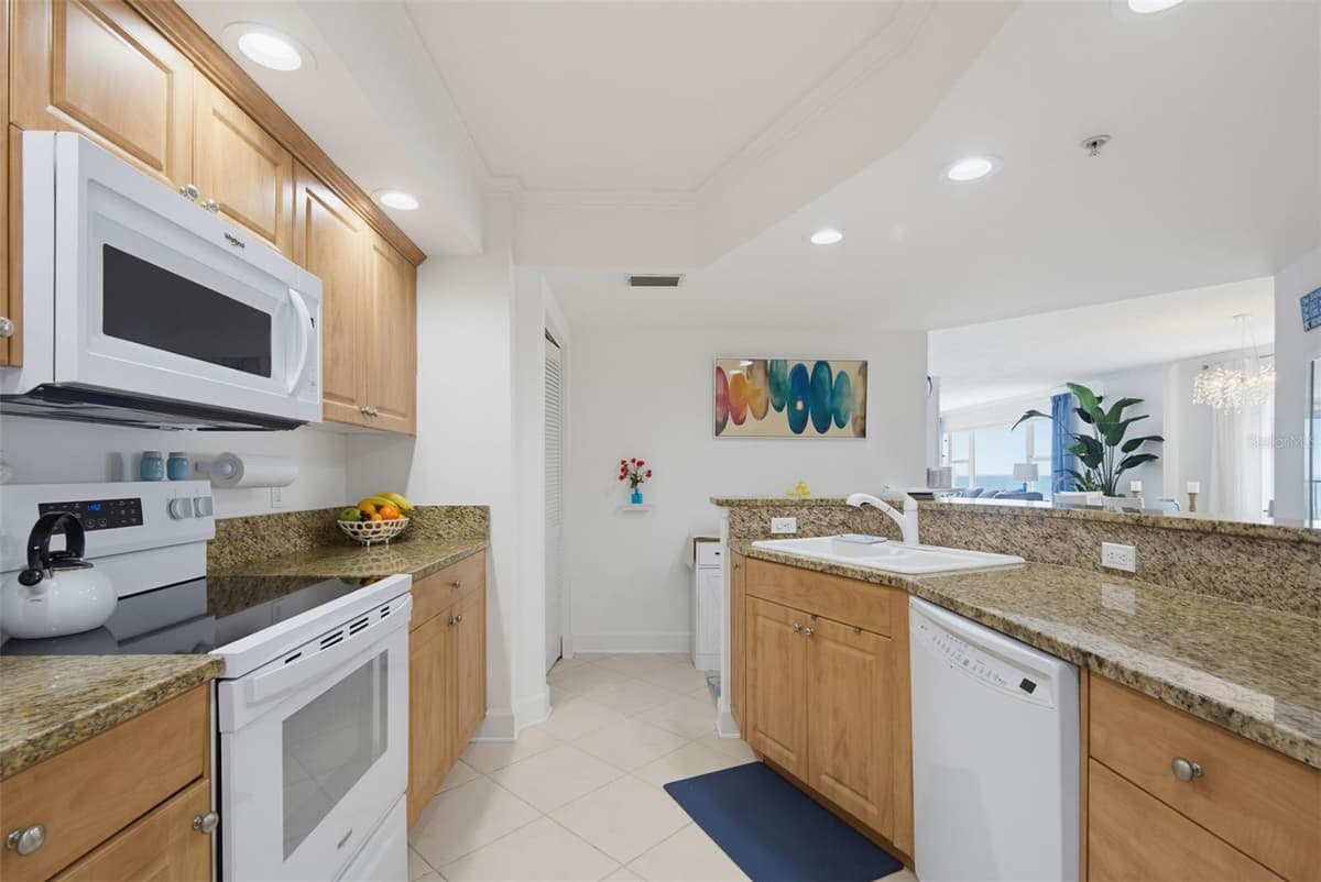 3315 ATLANTIC AVENUE — photo 19 of 63