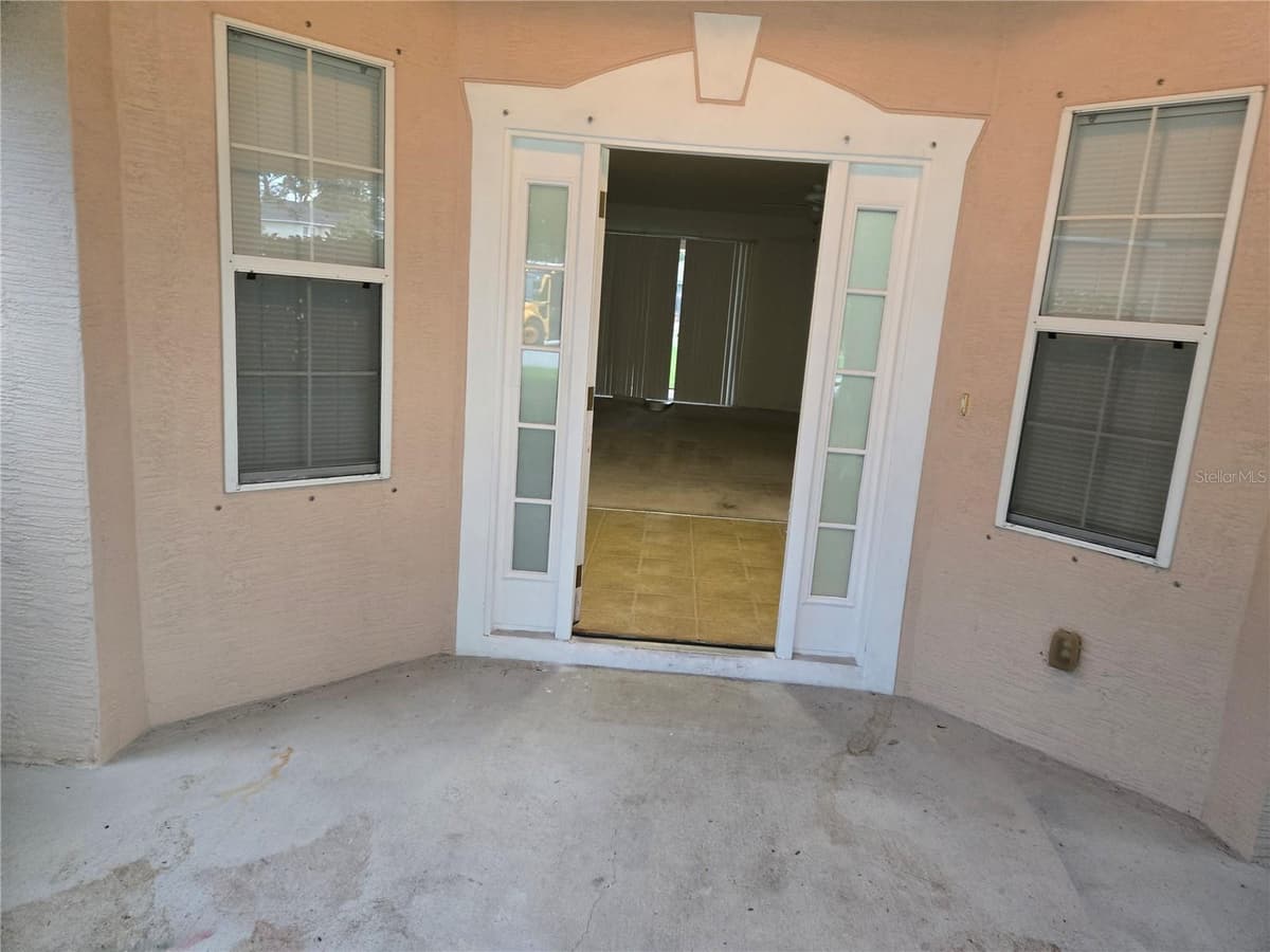 184 PARKVIEW DRIVE — photo 4 of 53