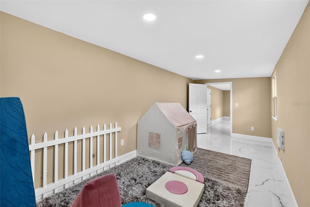 300 SCOTT ROAD — photo 29 of 87