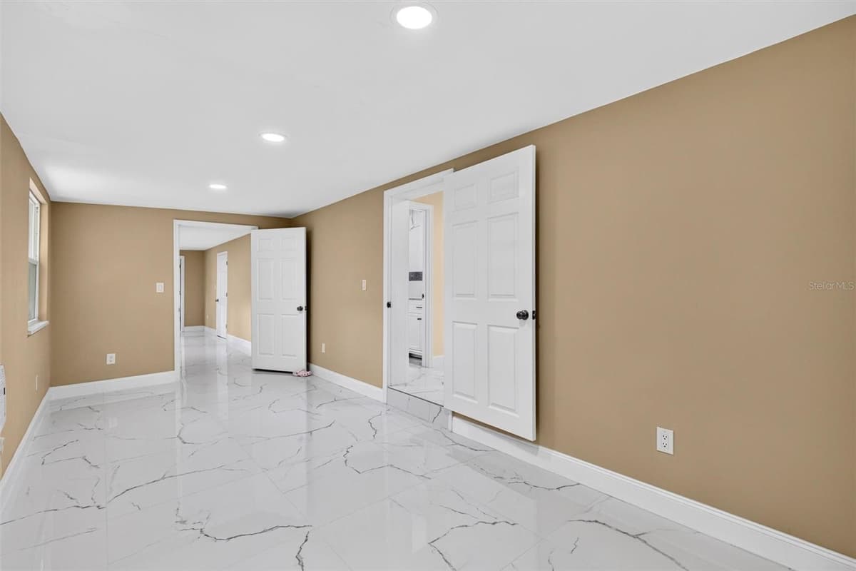 300 SCOTT ROAD — photo 23 of 87