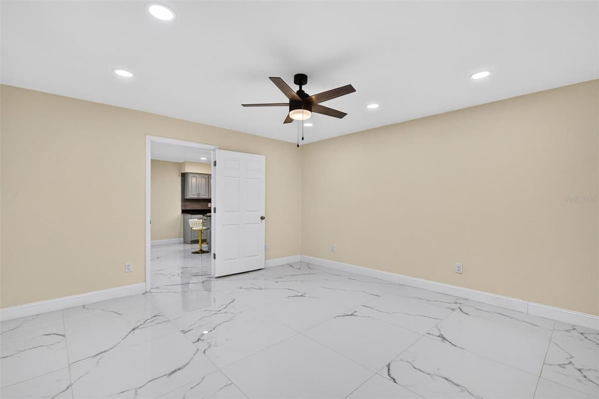 300 SCOTT ROAD — photo 49 of 87