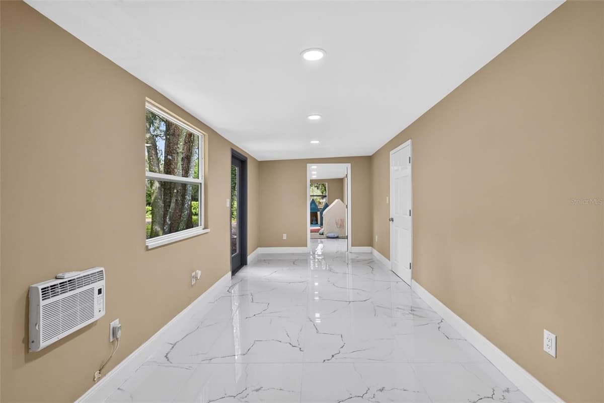 300 SCOTT ROAD — photo 27 of 87