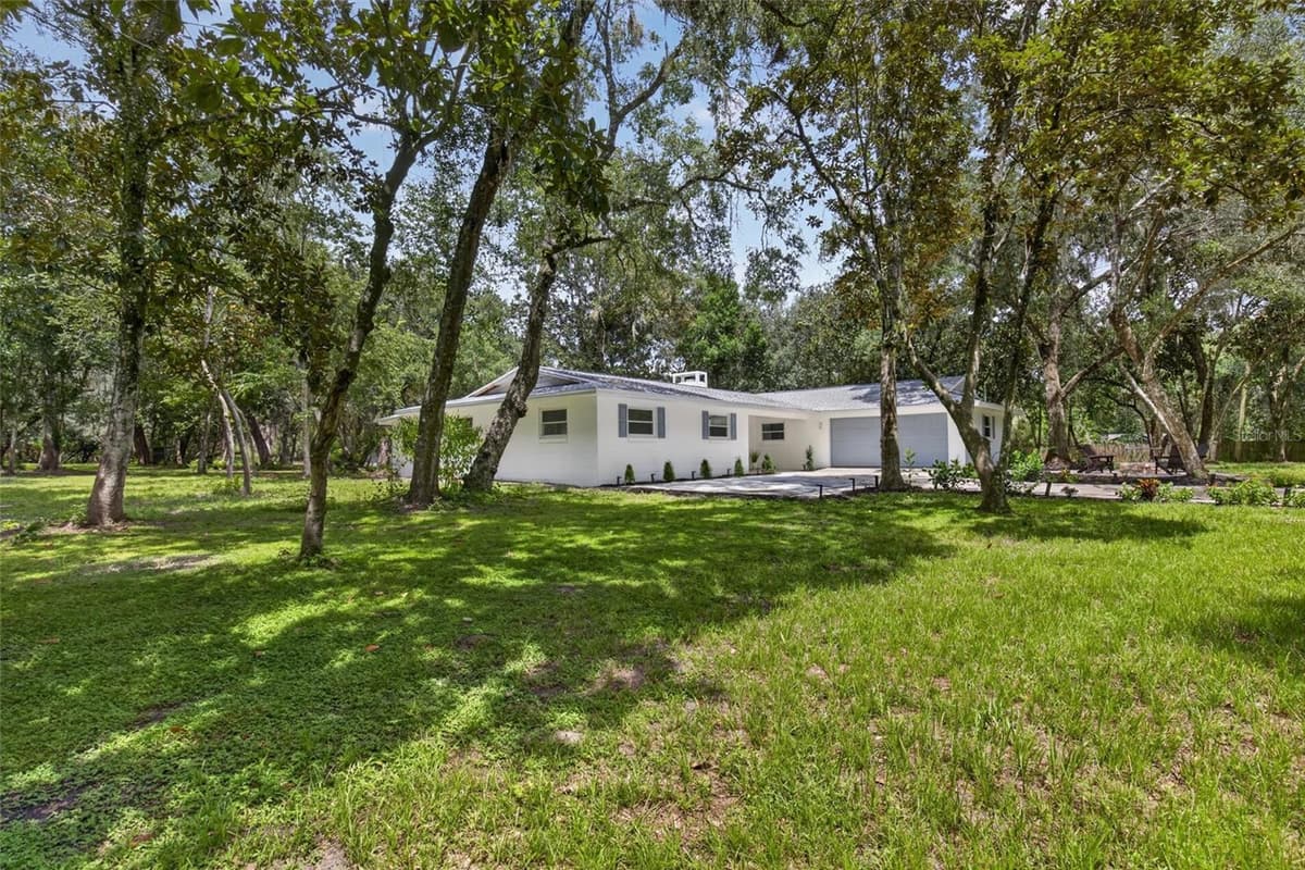300 SCOTT ROAD — photo 4 of 87