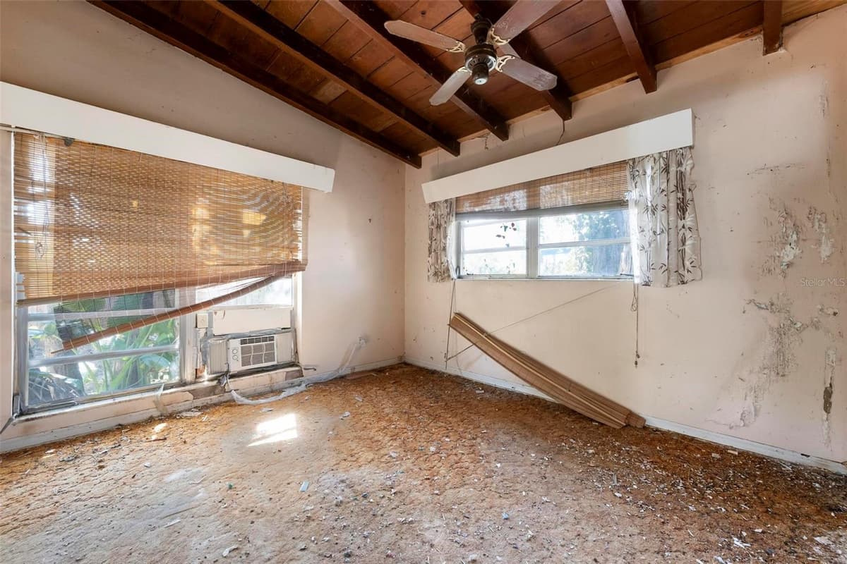 2956 GREENBRIAR STREET — photo 5 of 17