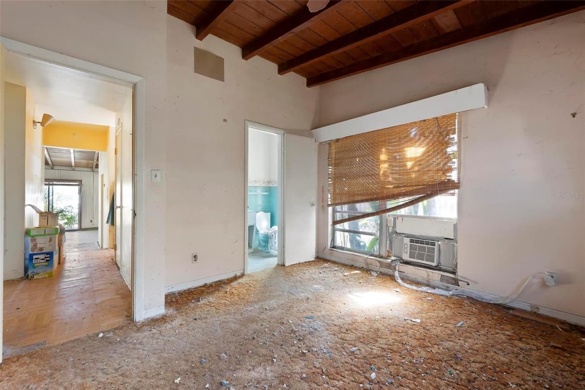2956 GREENBRIAR STREET — photo 4 of 17