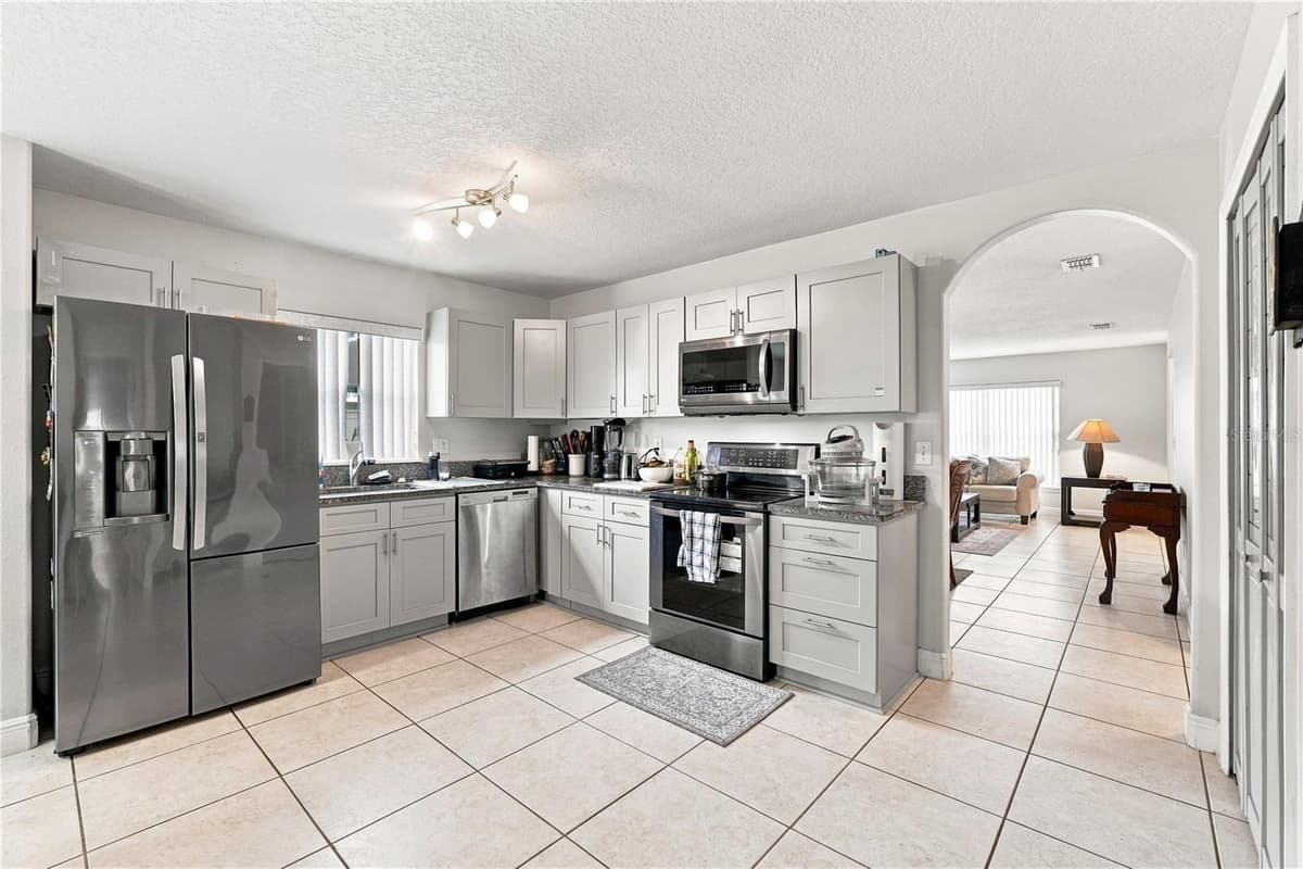 2512 ABACUS COURT — photo 9 of 40