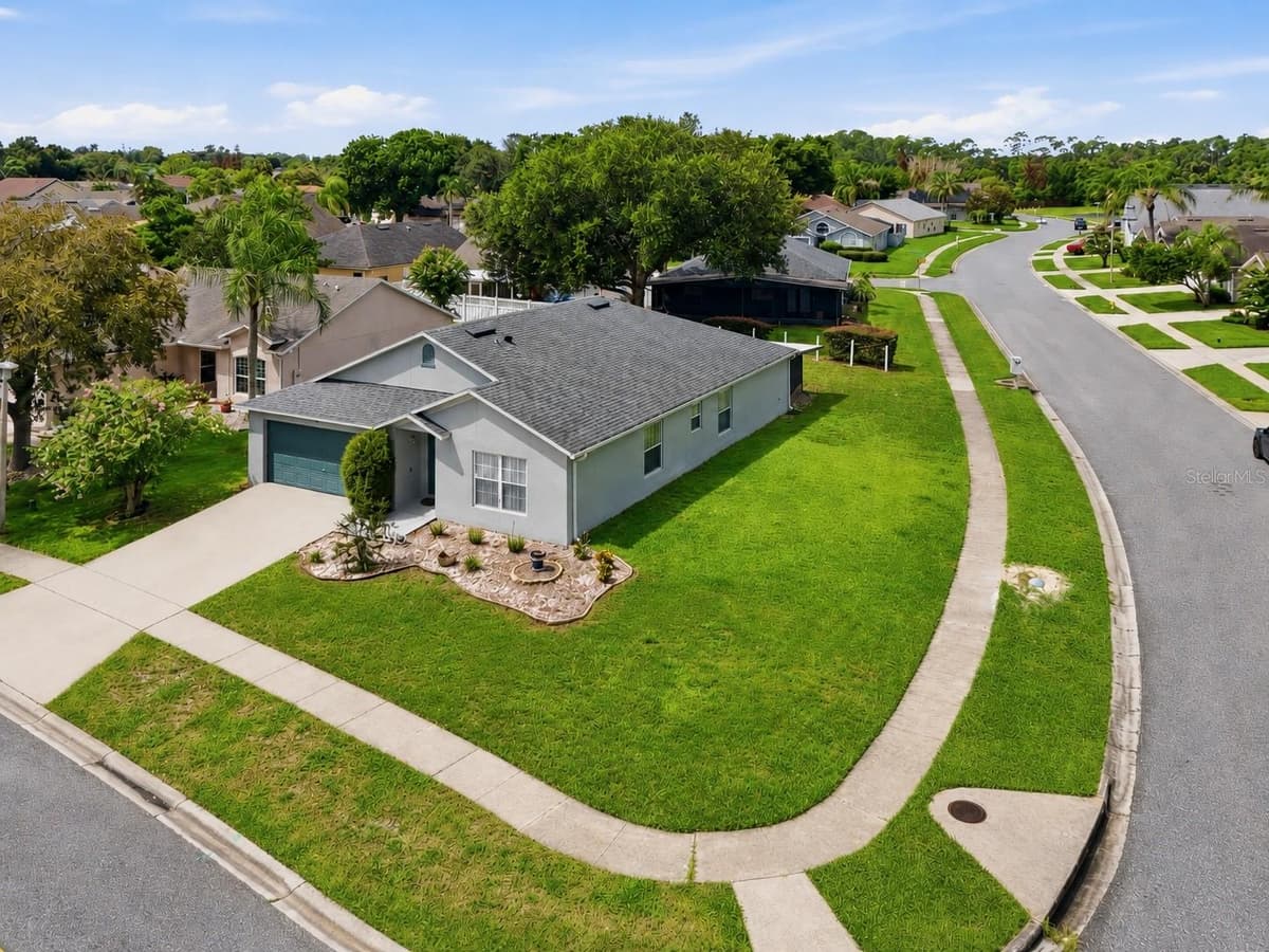 2512 ABACUS COURT — photo 33 of 40