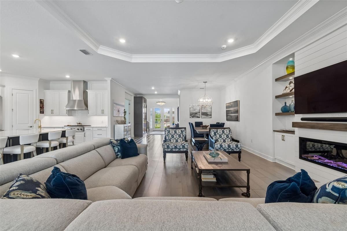 15424 SAN LAZZARO AVENUE — photo 13 of 45
