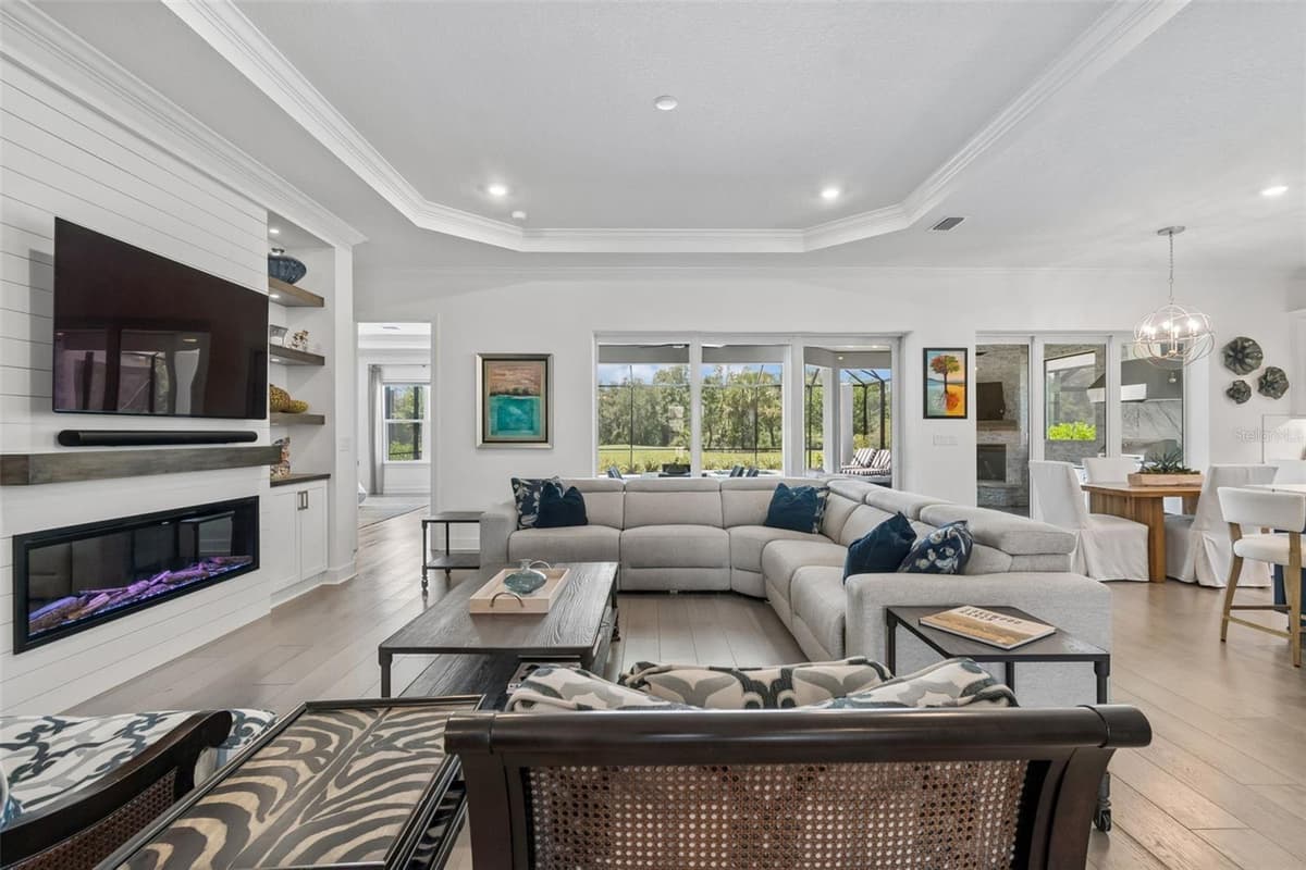 15424 SAN LAZZARO AVENUE — photo 12 of 45