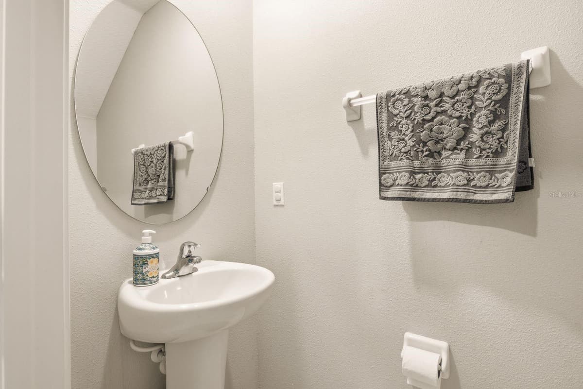 11483 SAGE CANYON DRIVE — photo 14 of 38