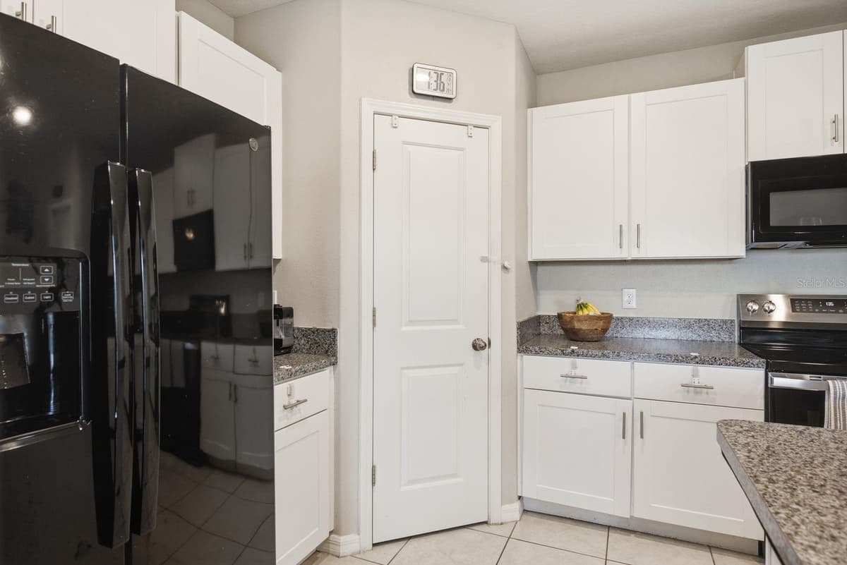 11483 SAGE CANYON DRIVE — photo 10 of 38