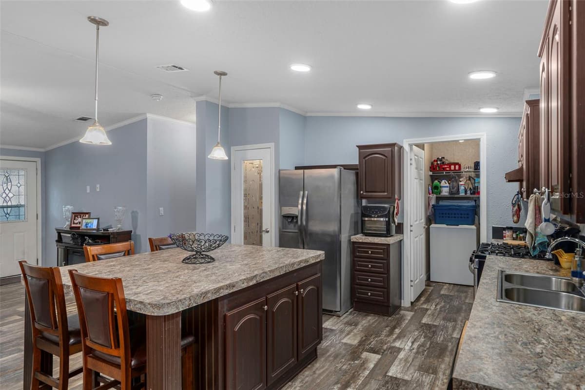 9028 WEST STREET — photo 9 of 44