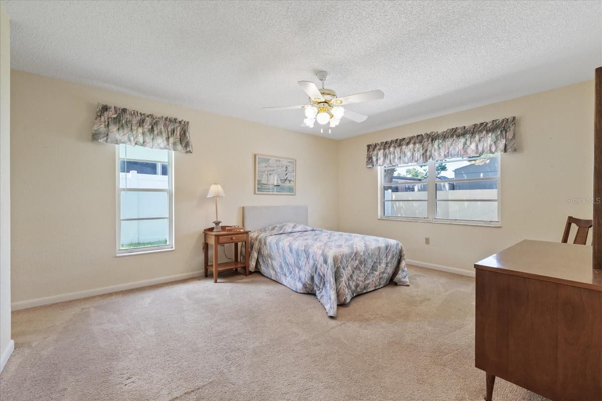 7329 FAIRWOOD AVENUE — photo 17 of 47