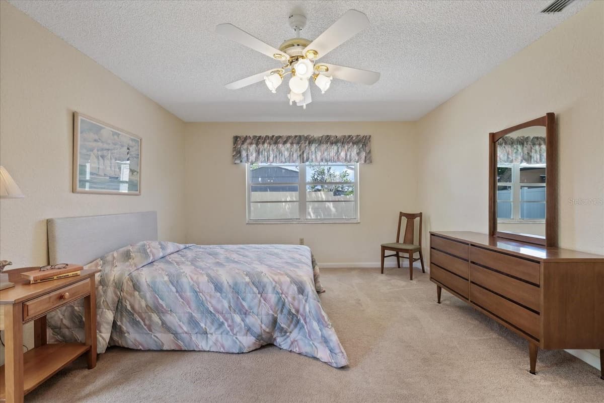 7329 FAIRWOOD AVENUE — photo 18 of 47