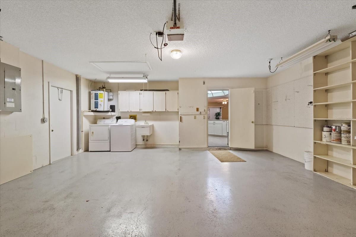 7329 FAIRWOOD AVENUE — photo 35 of 47