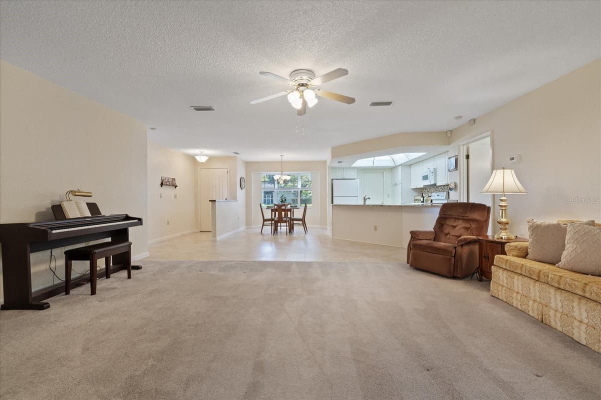 7329 FAIRWOOD AVENUE — photo 4 of 47