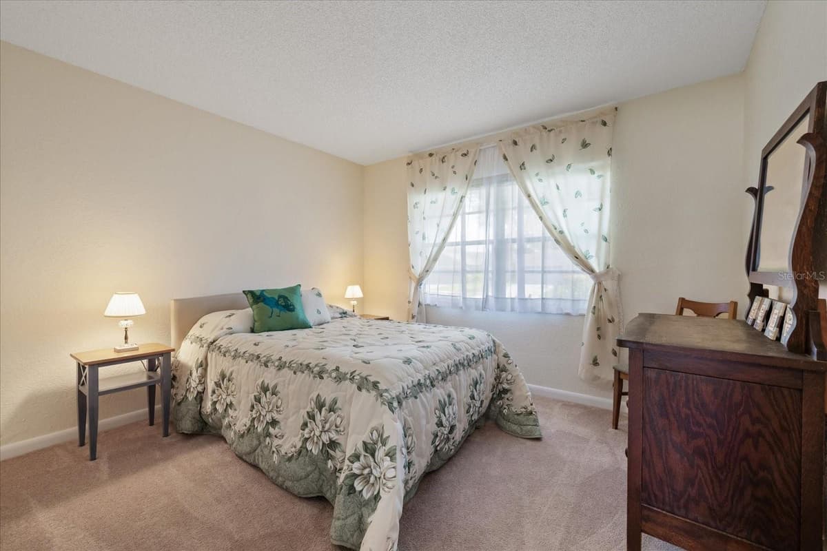 7329 FAIRWOOD AVENUE — photo 9 of 47