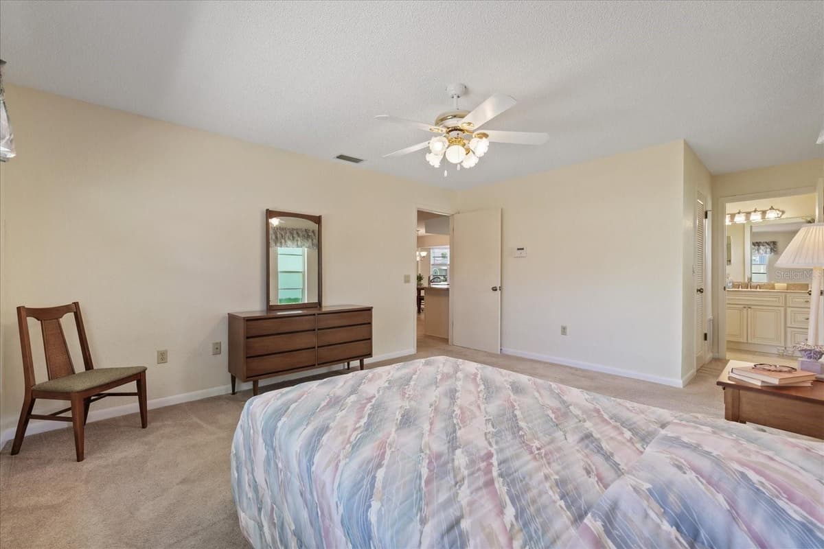 7329 FAIRWOOD AVENUE — photo 19 of 47