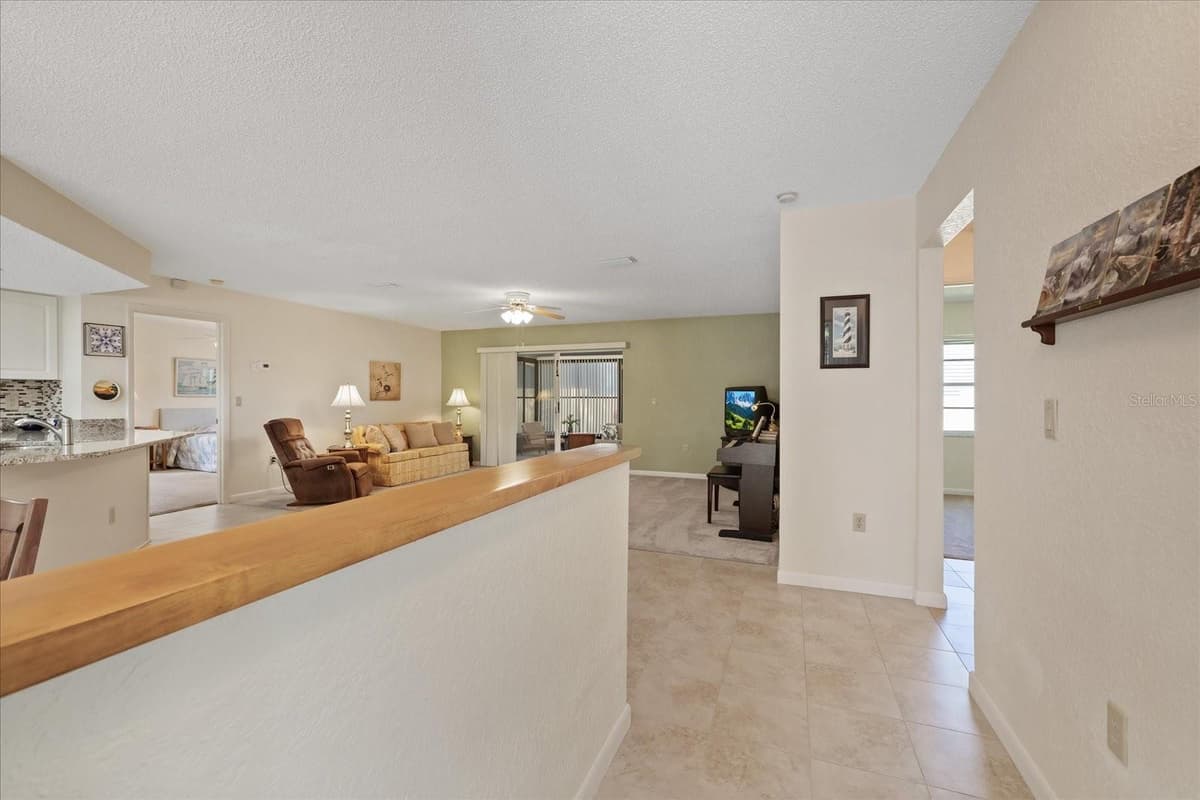 7329 FAIRWOOD AVENUE — photo 24 of 47