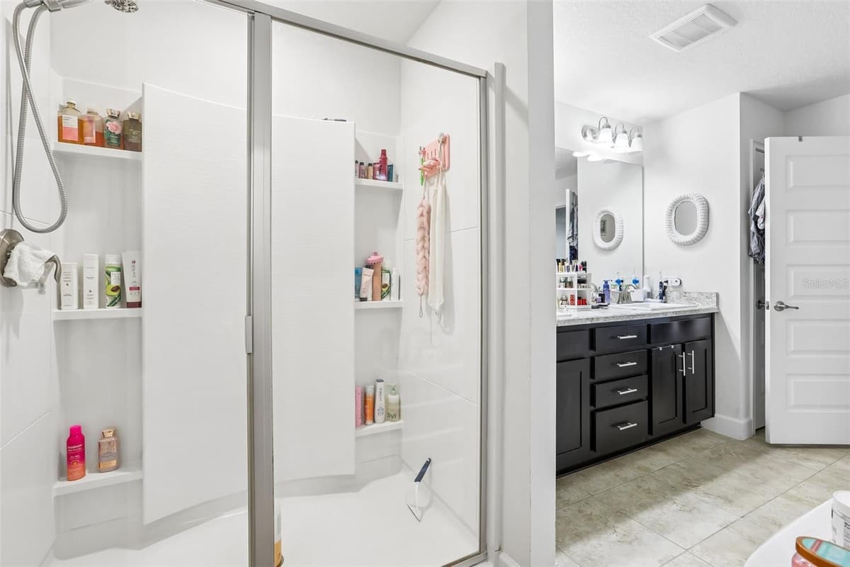 16214 VINE CLIFF AVENUE — photo 26 of 59