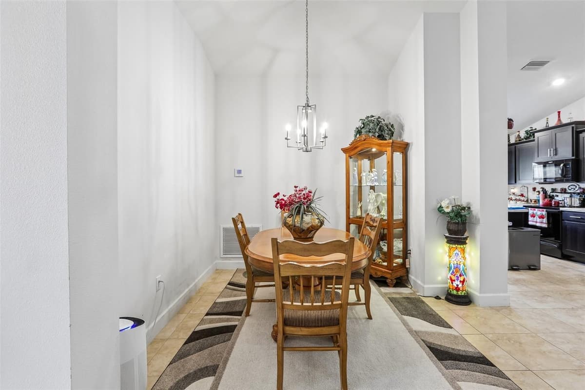16214 VINE CLIFF AVENUE — photo 16 of 59