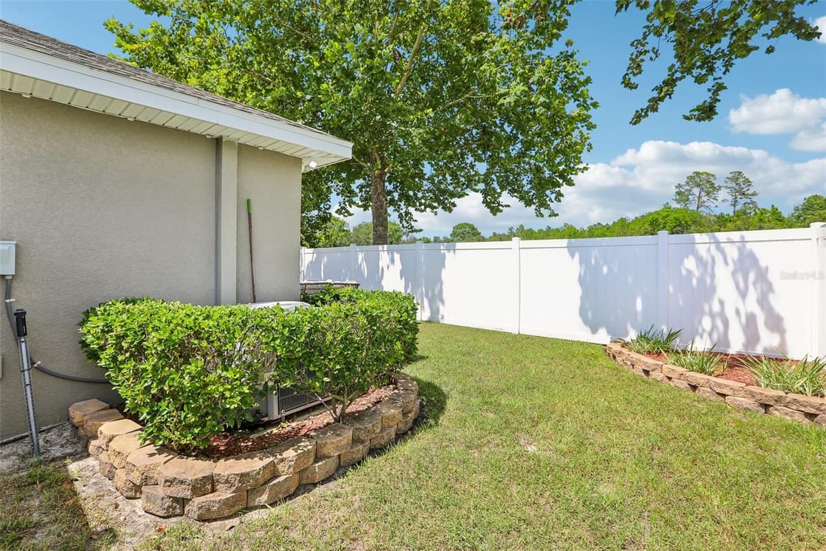 16214 VINE CLIFF AVENUE — photo 38 of 59