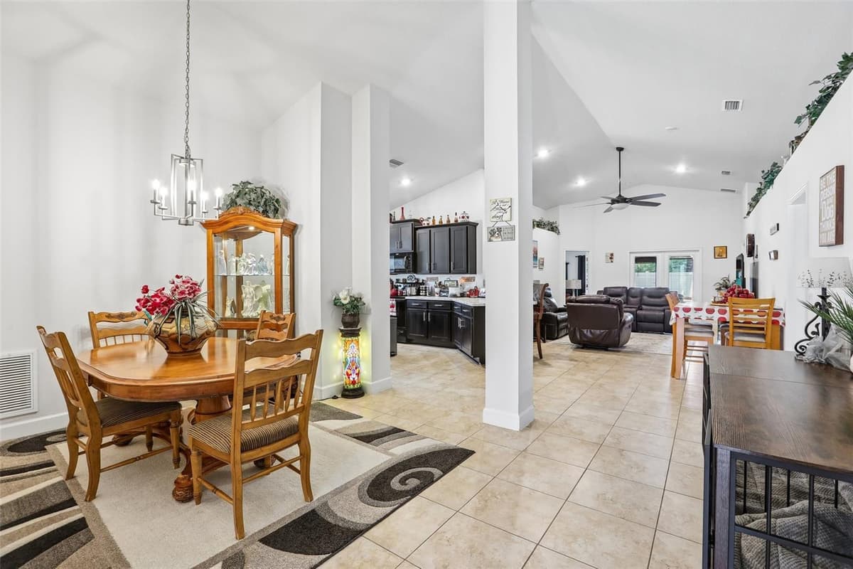 16214 VINE CLIFF AVENUE — photo 15 of 59