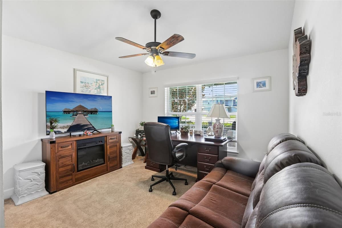 16214 VINE CLIFF AVENUE — photo 11 of 59