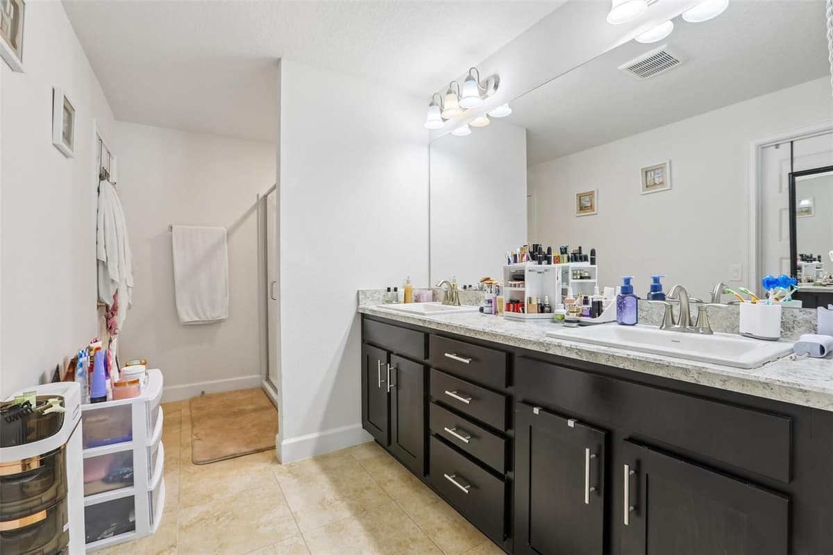 16214 VINE CLIFF AVENUE — photo 25 of 59