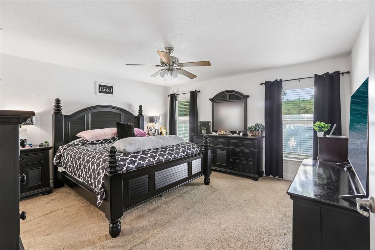 16214 VINE CLIFF AVENUE — photo 23 of 59