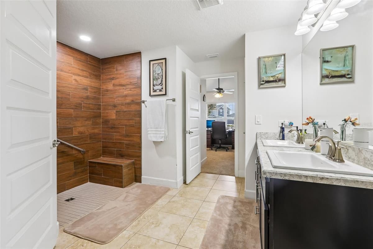 16214 VINE CLIFF AVENUE — photo 31 of 59