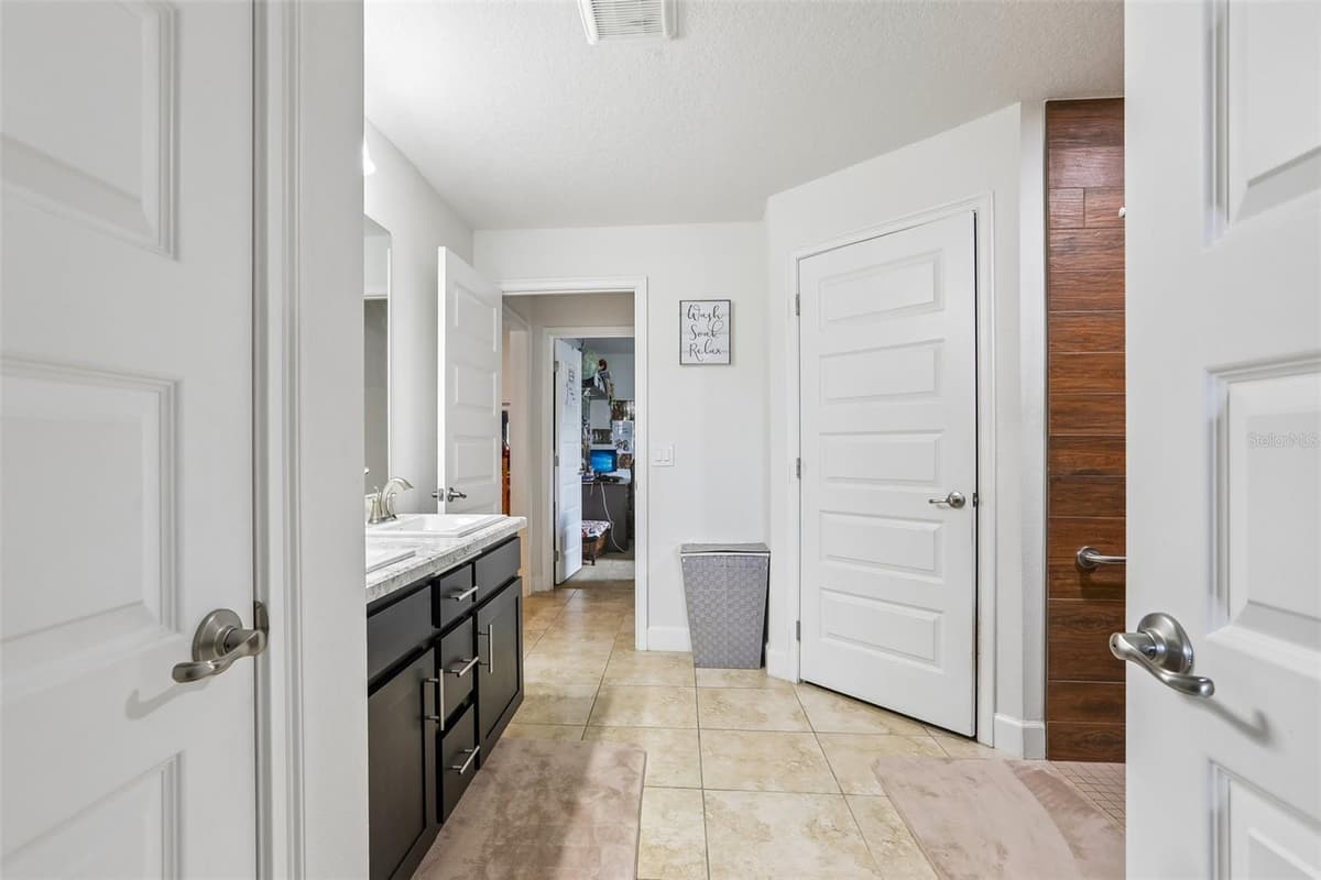 16214 VINE CLIFF AVENUE — photo 30 of 59