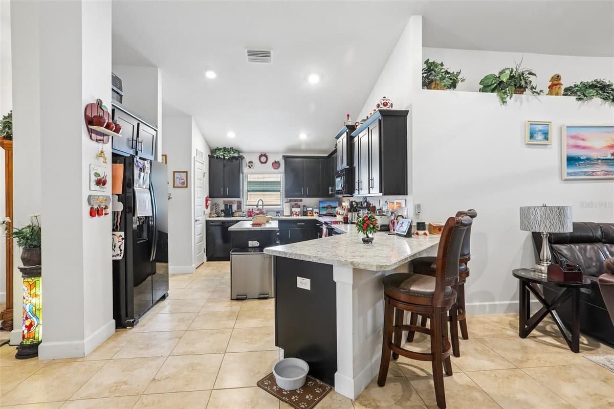 16214 VINE CLIFF AVENUE — photo 19 of 59