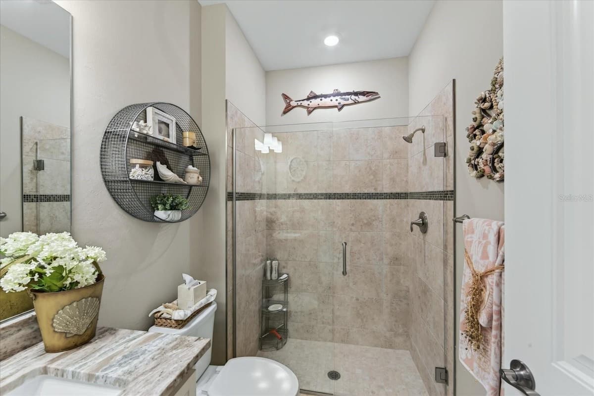 7608 VIOLA LOOP — photo 36 of 98