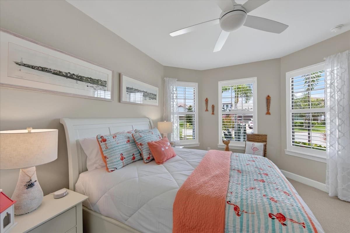 7608 VIOLA LOOP — photo 31 of 98