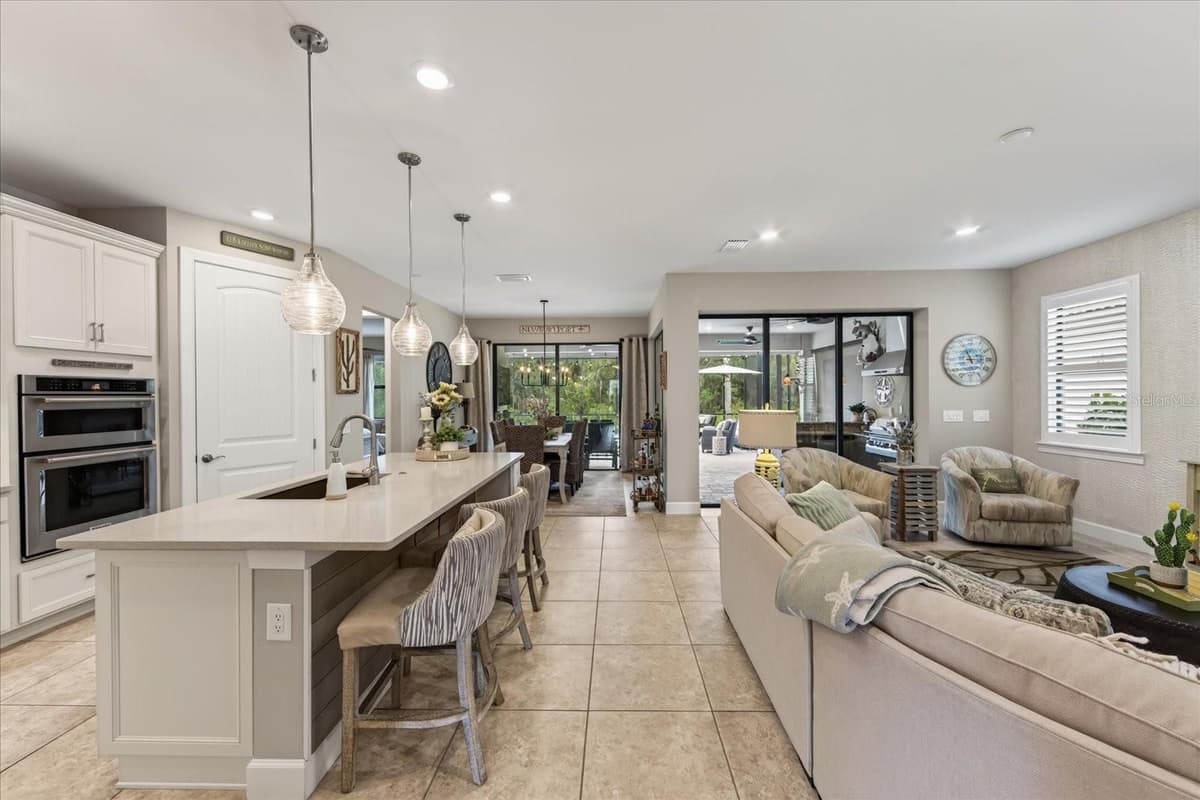 7608 VIOLA LOOP — photo 16 of 98