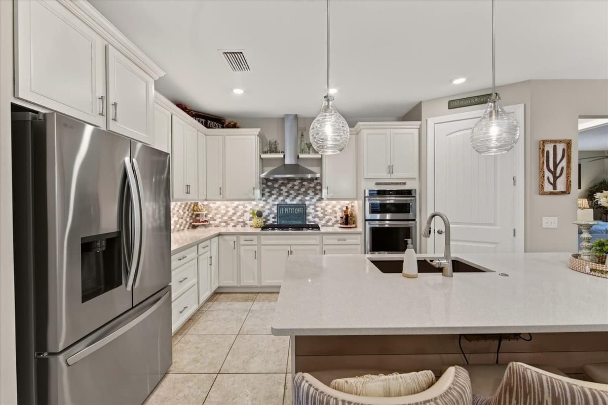 7608 VIOLA LOOP — photo 10 of 98