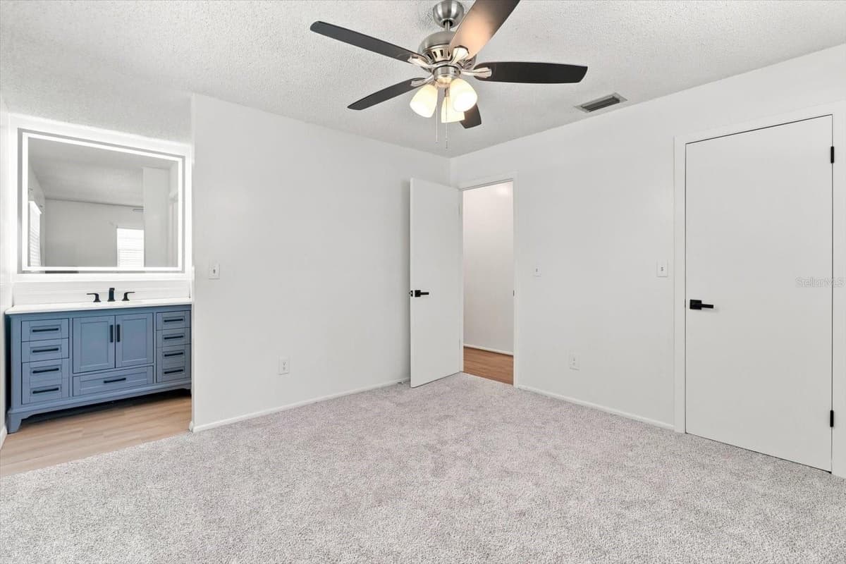 1285 HAGGERTY POINT — photo 25 of 46
