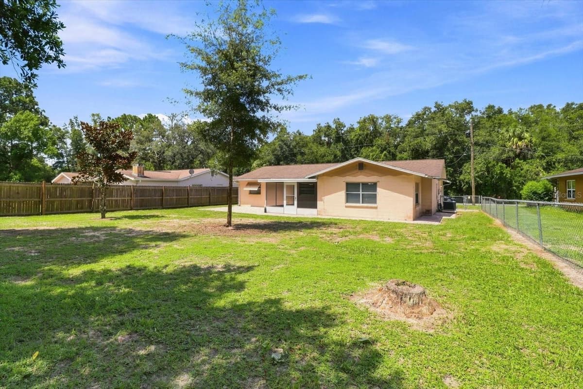 1285 HAGGERTY POINT — photo 40 of 46
